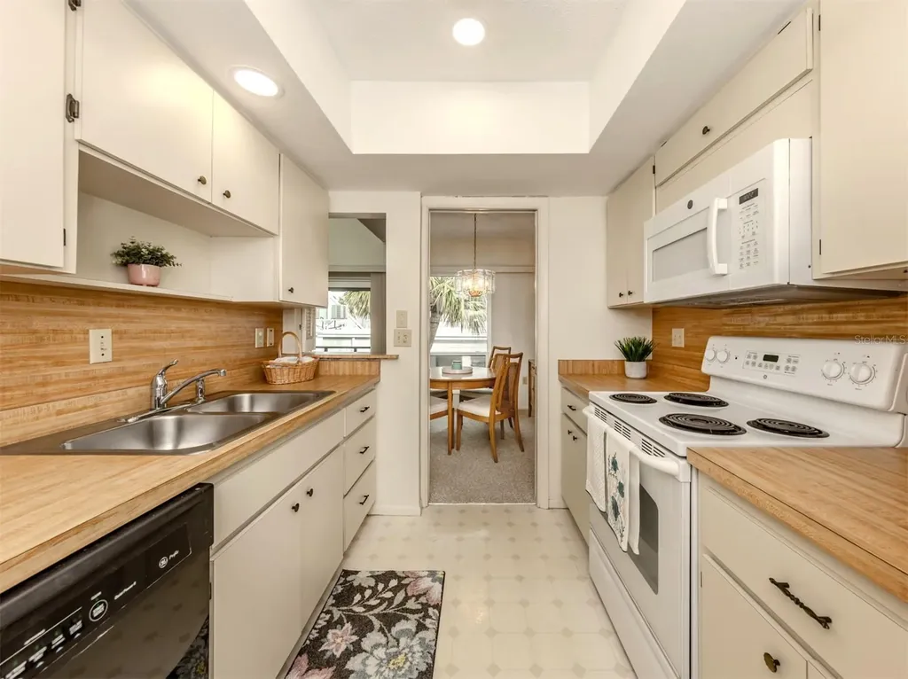 1555 Tarpon Center Drive Venice FL 34285