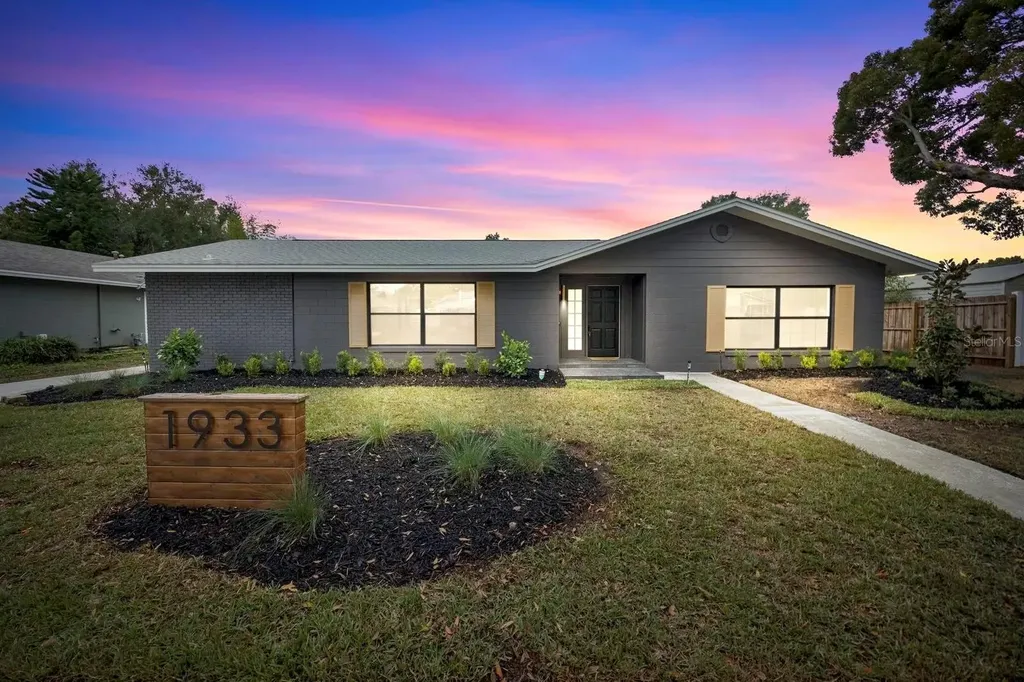 1933 Winnebago Trail Fern Park FL 32730