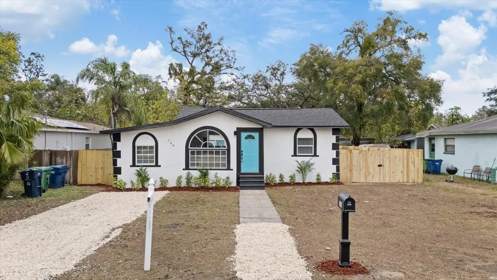 706 N Castle Court Tampa FL 33612