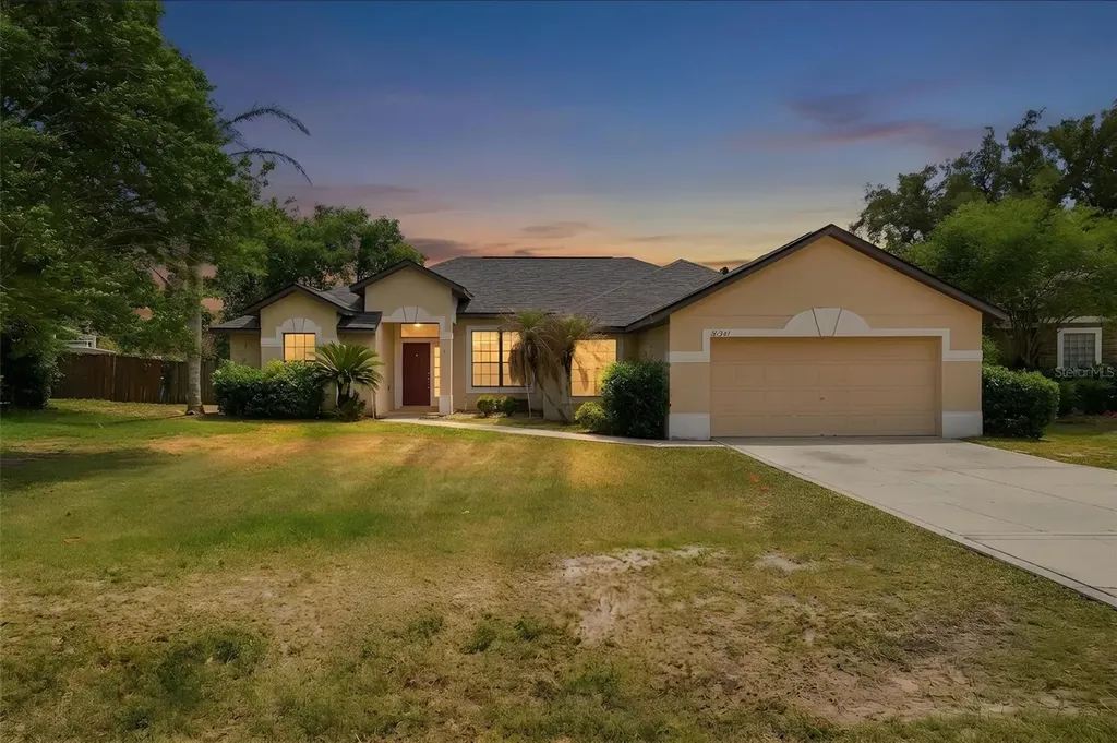 36341 Grand Island Oaks Circle Grand Island FL 32735