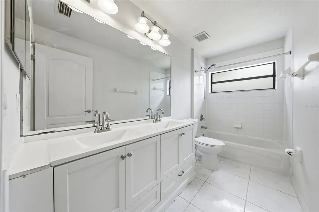 36341 Grand Island Oaks Circle Grand Island FL 32735