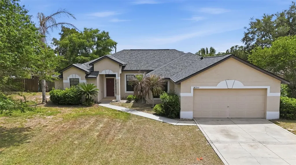36341 Grand Island Oaks Circle Grand Island FL 32735