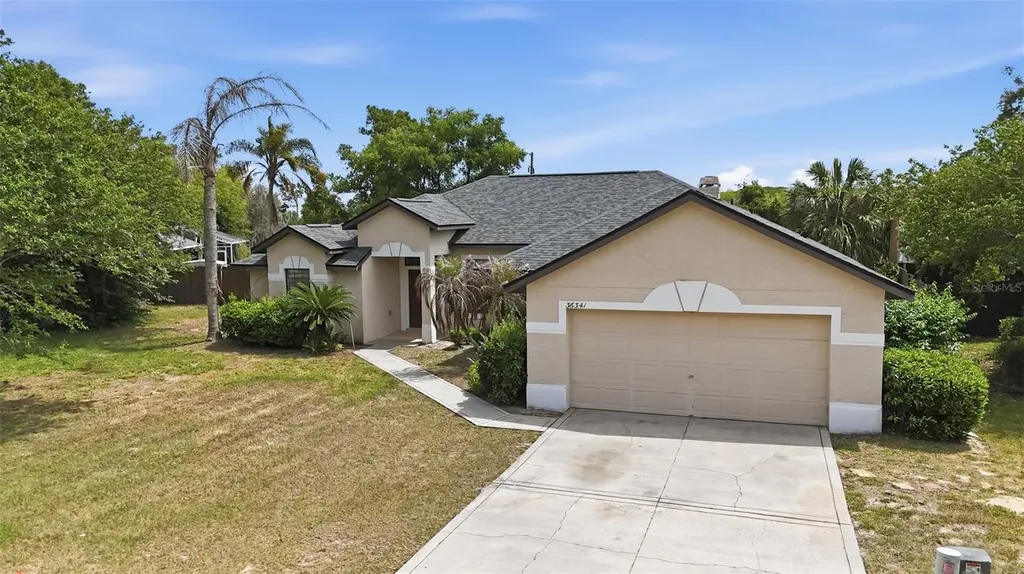 36341 Grand Island Oaks Circle Grand Island FL 32735