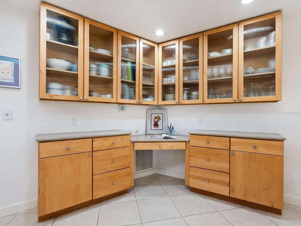 5560 Shadow Lawn Drive Sarasota FL 34242