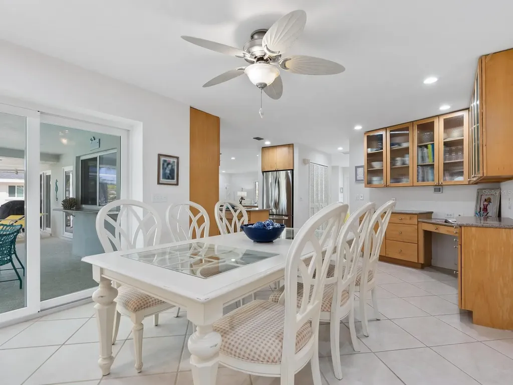 5560 Shadow Lawn Drive Sarasota FL 34242