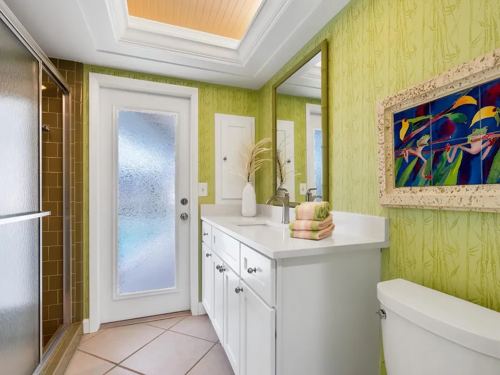 5560 Shadow Lawn Drive Sarasota FL 34242