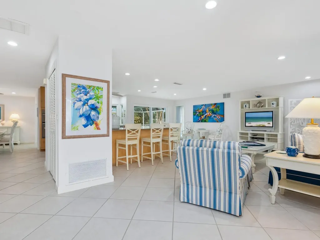 5560 Shadow Lawn Drive Sarasota FL 34242