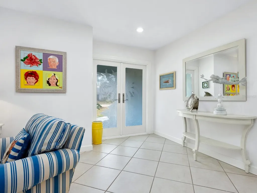 5560 Shadow Lawn Drive Sarasota FL 34242
