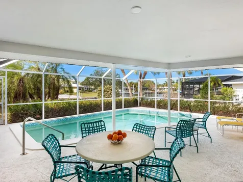 5560 Shadow Lawn Drive Sarasota FL 34242