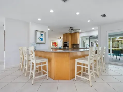 5560 Shadow Lawn Drive Sarasota FL 34242