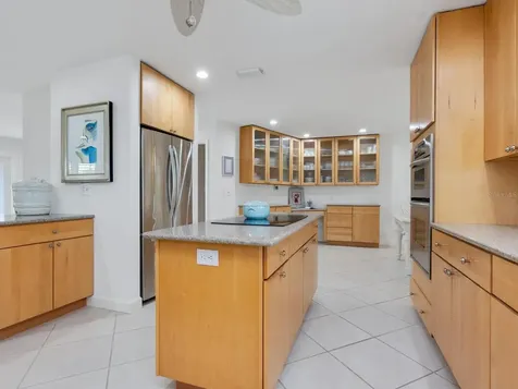 5560 Shadow Lawn Drive Sarasota FL 34242