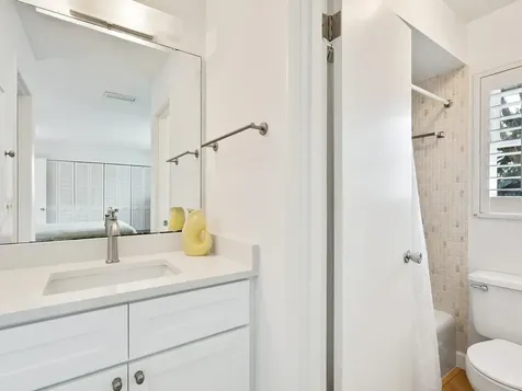 5560 Shadow Lawn Drive Sarasota FL 34242
