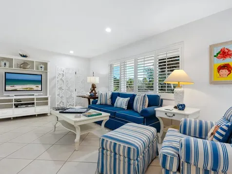 5560 Shadow Lawn Drive Sarasota FL 34242