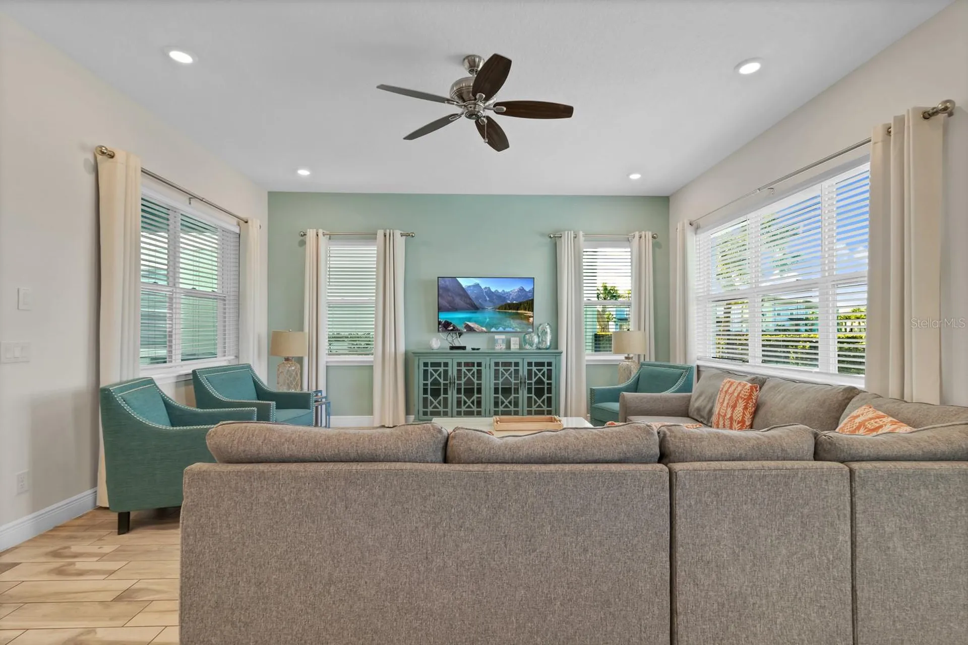 8153 Surf Street Kissimmee FL 34747