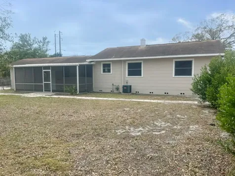 4562 3rd Avenue S St Petersburg FL 33711