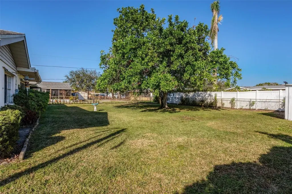 807 62nd Street W Bradenton FL 34209