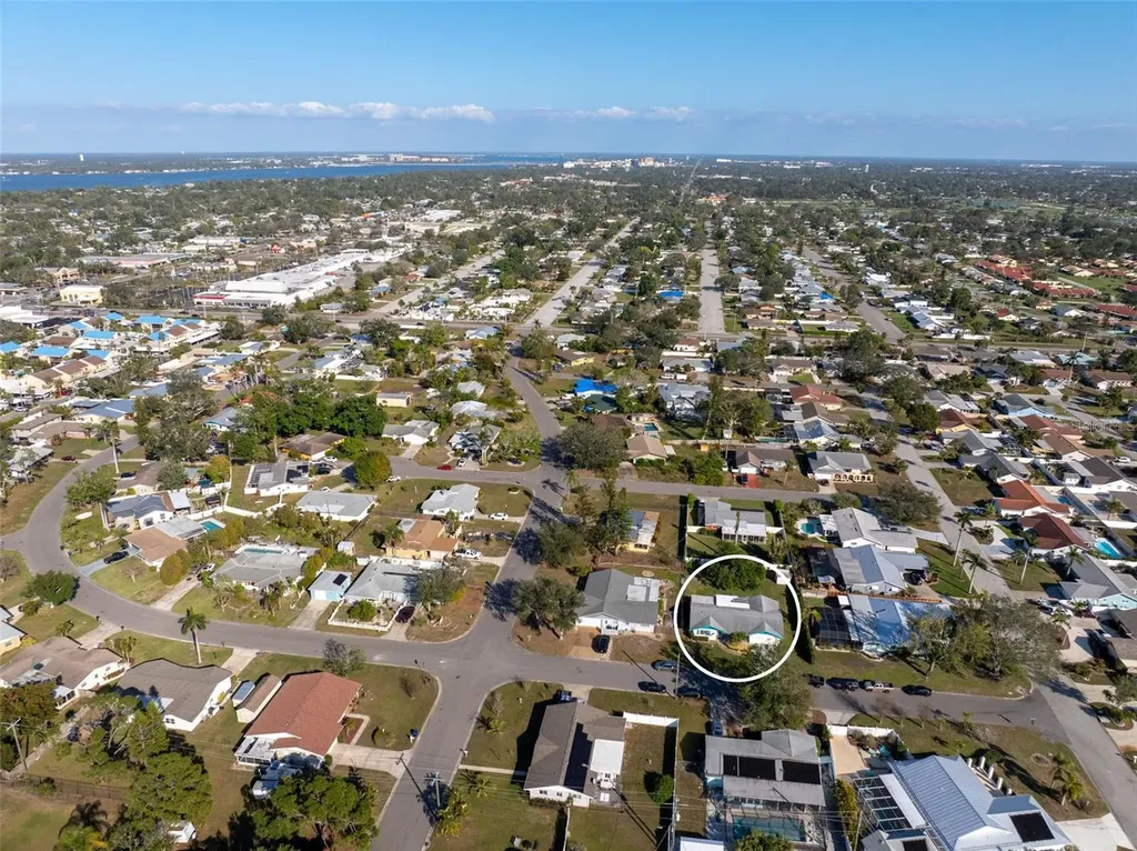 807 62nd Street W Bradenton FL 34209