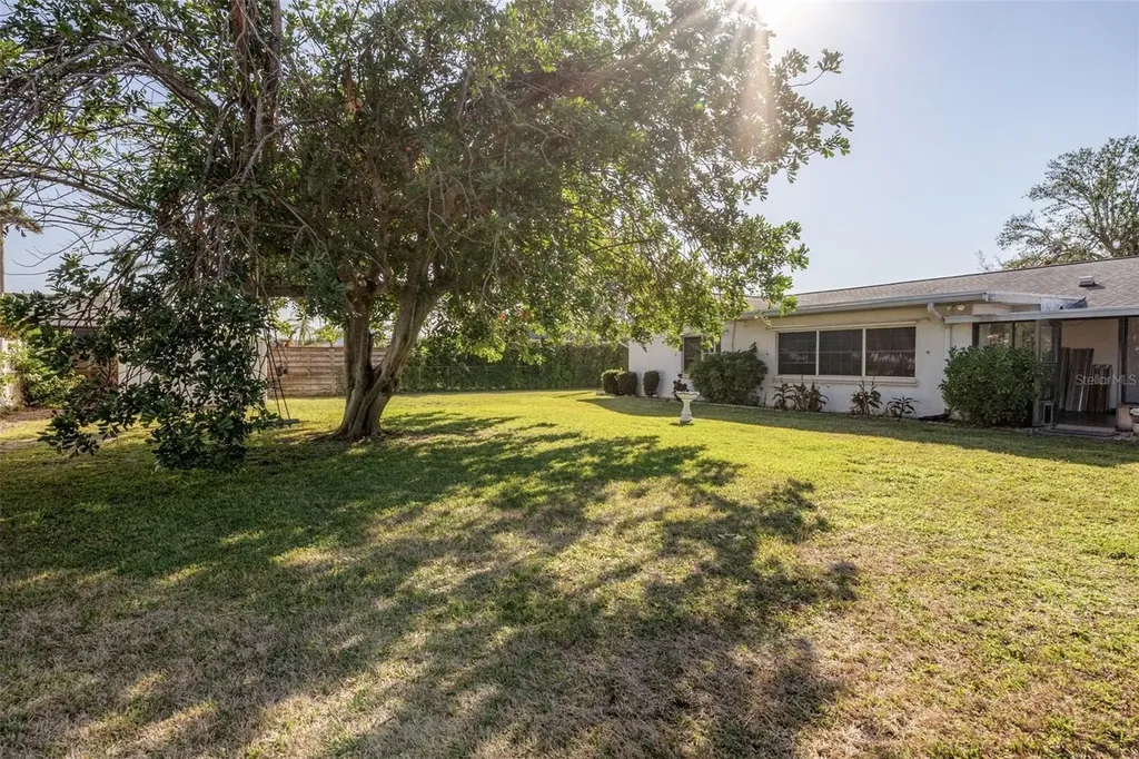 807 62nd Street W Bradenton FL 34209