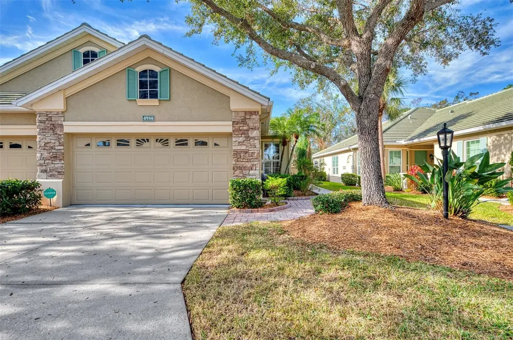4914 Lakescene Place Sarasota FL 34243