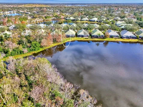 4914 Lakescene Place Sarasota FL 34243