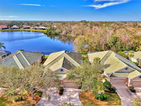 4914 Lakescene Place Sarasota FL 34243