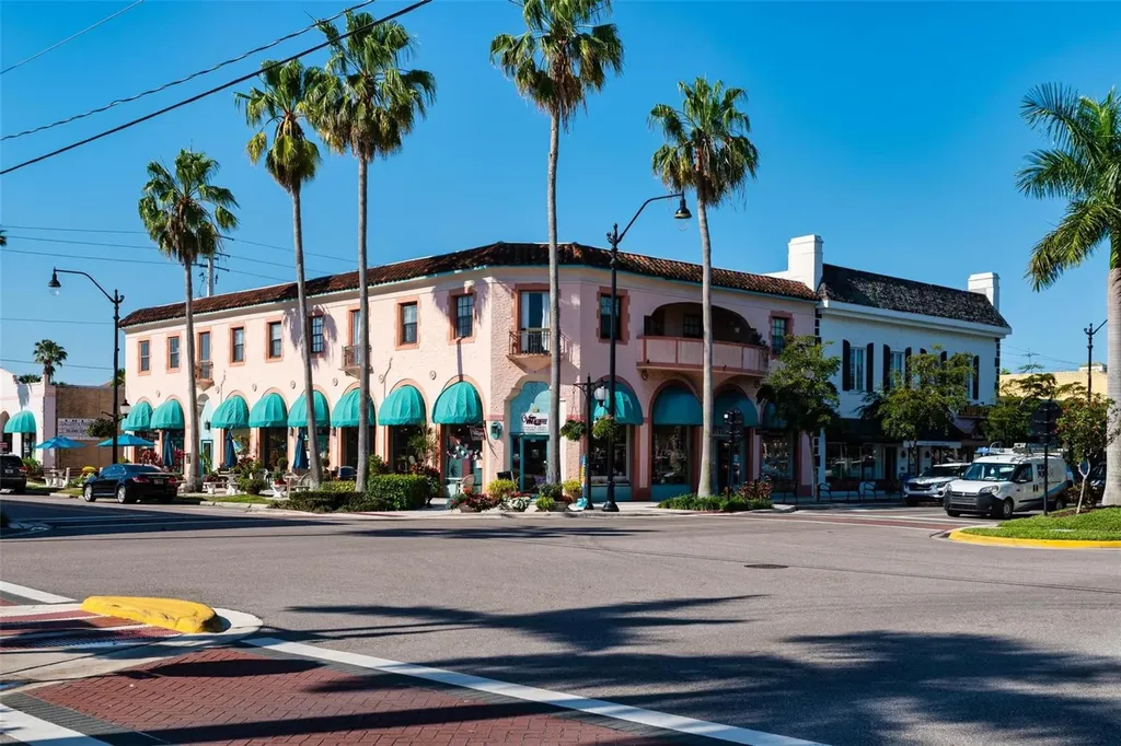 840 The Esplanade N Venice FL 34285