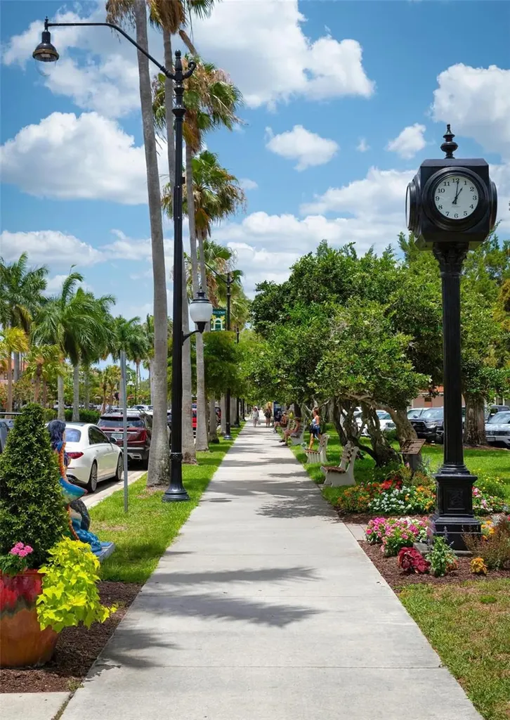 840 The Esplanade N Venice FL 34285