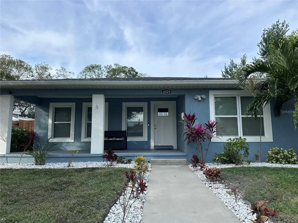 4529 11th Avenue S St Petersburg FL 33711