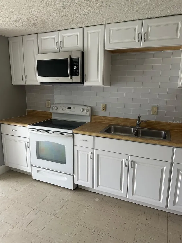 4212 78th Street W Bradenton FL 34209