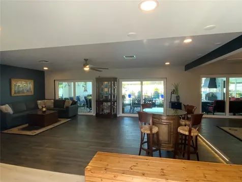 2695 68th Avenue S St Petersburg FL 33712