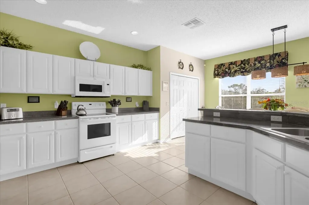 8511 La Isla Drive Kissimmee FL 34747
