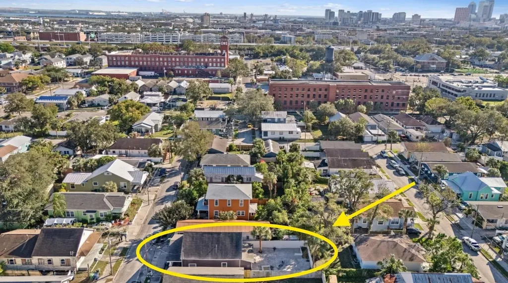 2912 N 16th Street Tampa FL 33605