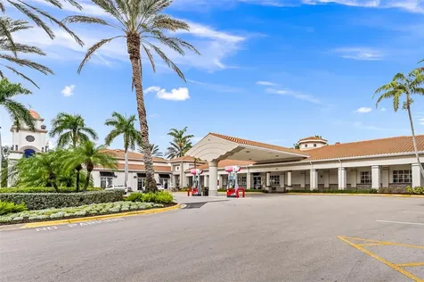 5508 Islandwalk Circle Naples FL 34119
