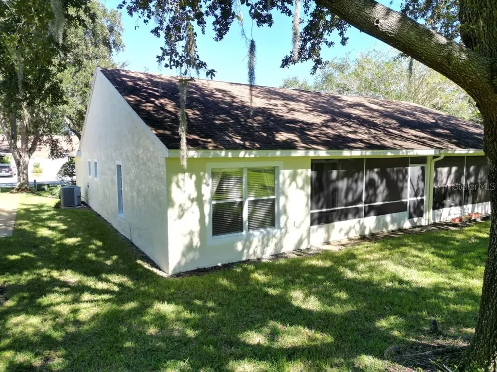 35324 Whispering Pines Drive Zephyrhills FL 33541
