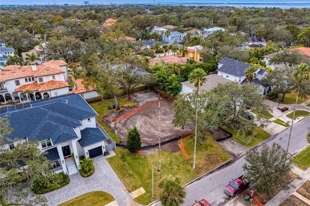 4610 W Lamb Avenue Tampa FL 33629