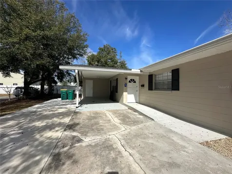 1017 E 1st Avenue Mount Dora FL 32757