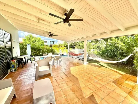 141 Plaza Virgen Gorda Luquillo PR 00773