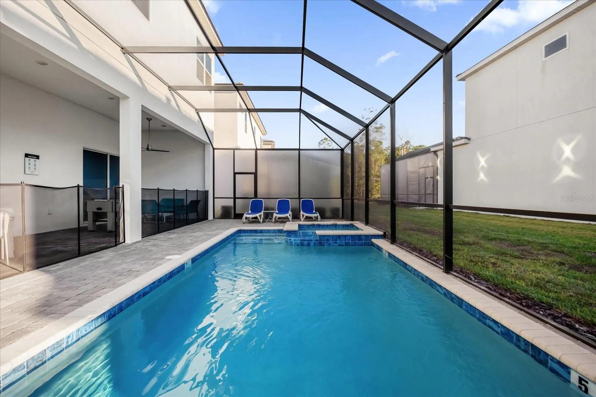 2137 Pine Oak Loop Davenport FL 33837