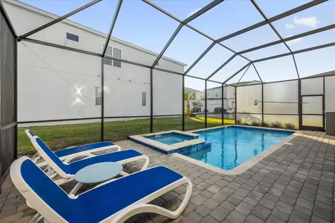 2137 Pine Oak Loop Davenport FL 33837