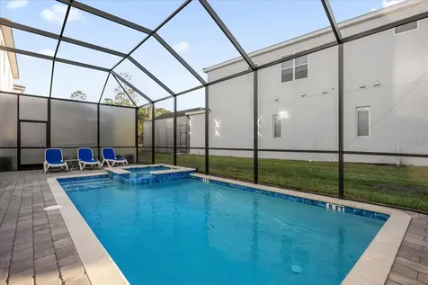 2137 Pine Oak Loop Davenport FL 33837
