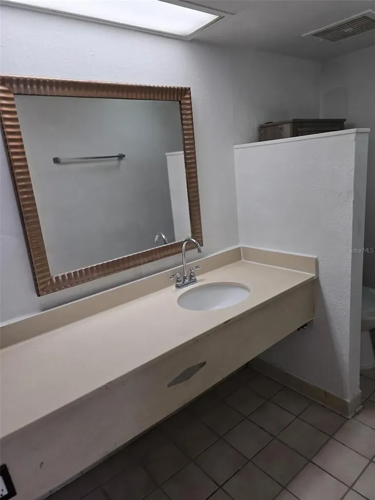 8421 S Orange Blossom Trail Orlando FL 32809