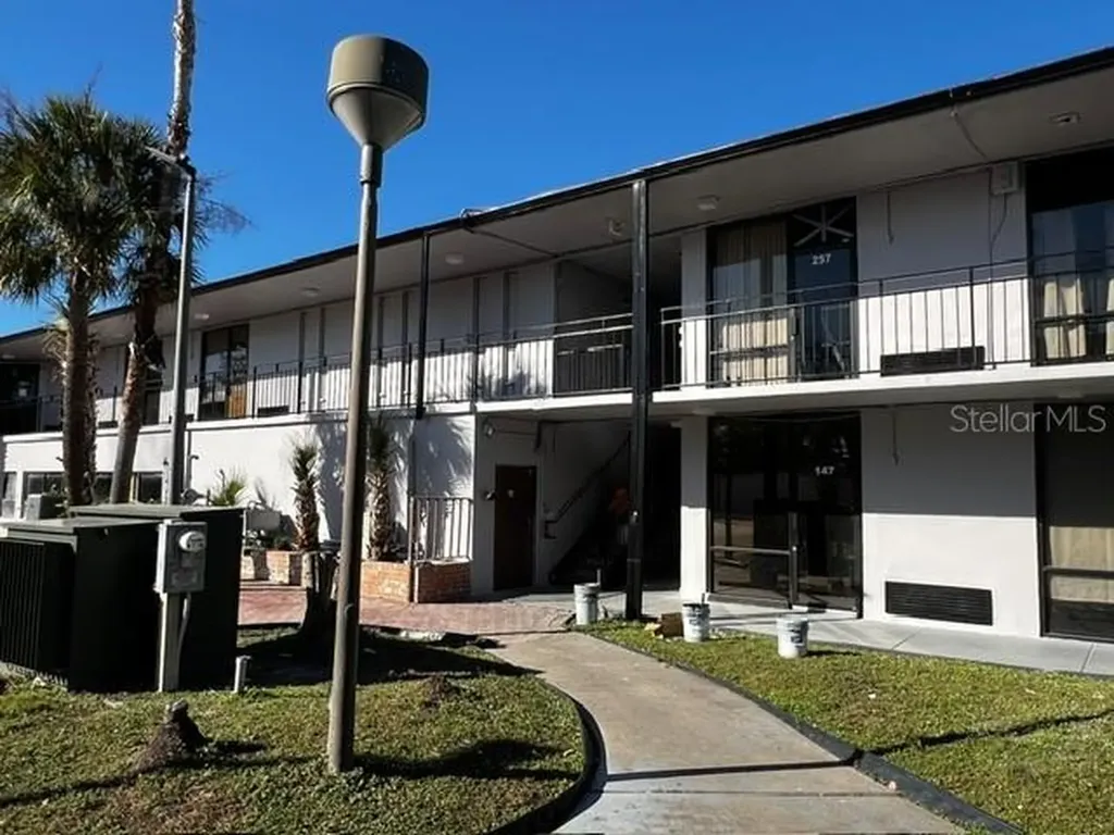 8421 S Orange Blossom Trail Orlando FL 32809