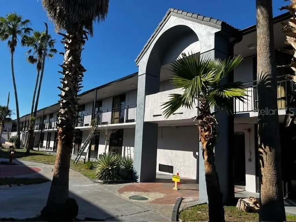 8421 S Orange Blossom Trail Orlando FL 32809