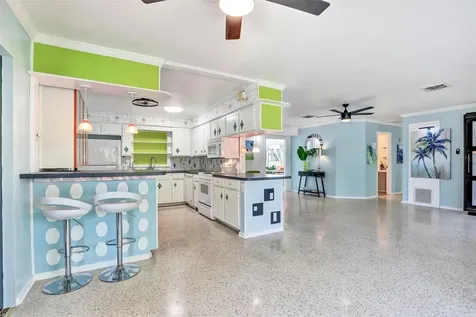 2135 Hyde Park Circle Sarasota FL 34239