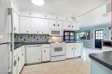 2135 Hyde Park Circle Sarasota FL 34239