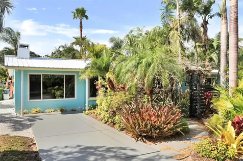 2135 Hyde Park Circle Sarasota FL 34239