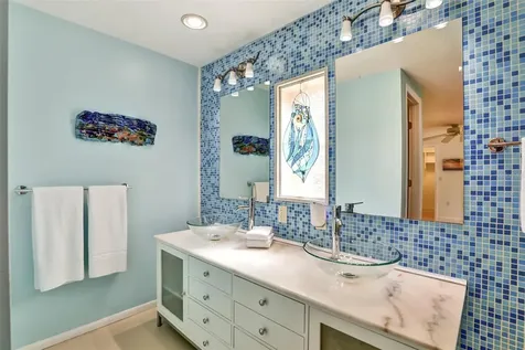 2135 Hyde Park Circle Sarasota FL 34239
