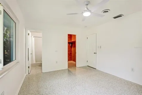 2135 Hyde Park Circle Sarasota FL 34239