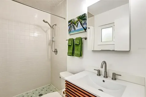 2135 Hyde Park Circle Sarasota FL 34239