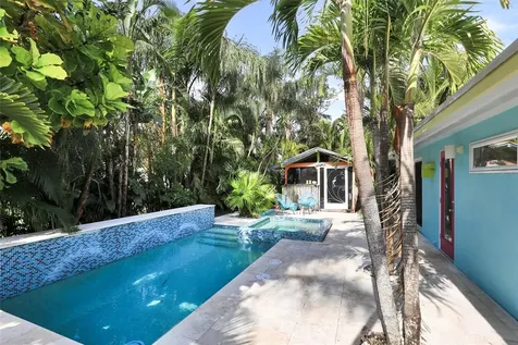 2135 Hyde Park Circle Sarasota FL 34239